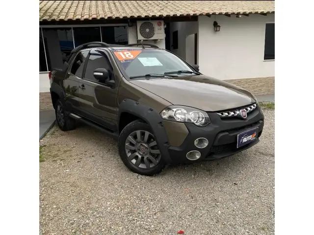 Carro Fiat Strada 2018 Adventure 1.8 16V (Flex) (Cabine Dupla)