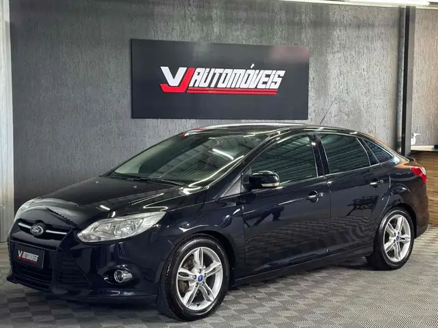 Carro Ford Focus Hatch 2014 SE 2.0 16V PowerShift