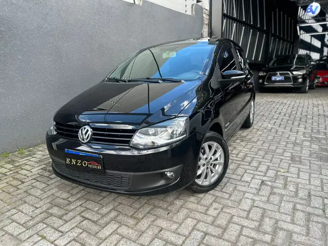 Carro Volkswagen Fox 2014 1.6 VHT Highline I-Motion (Aut) (Flex)