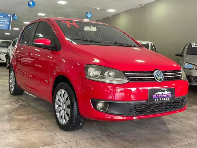 Carro Volkswagen Fox 2014 1.0 TEC (Flex) 4p