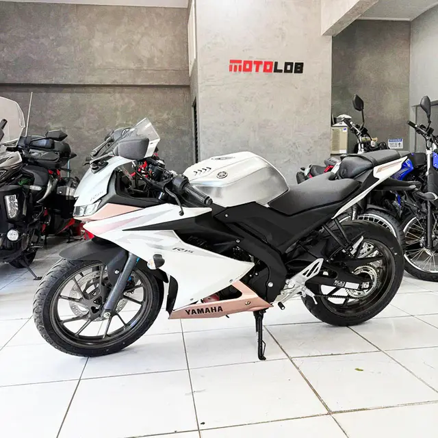 Moto Yamaha YZF R15 2026 ABS