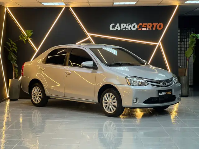 Carro Toyota Etios 2016 XLS 1.5 (Flex)