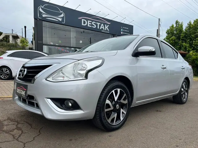 Carro Nissan Versa 2017 1.6 16V SL FlexStart CVT (Flex)