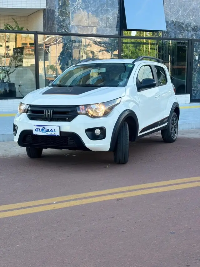 Carro Fiat Mobi 2024 Trekking 1.0