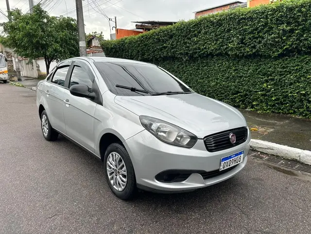 Carro Fiat Grand Siena 2021 Attractive 1.0 (Flex)
