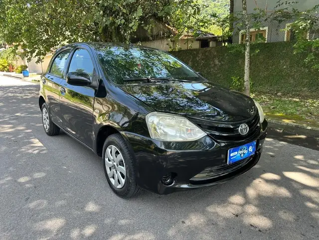 Carro Toyota Etios 2013 XS 1.3 (Flex)