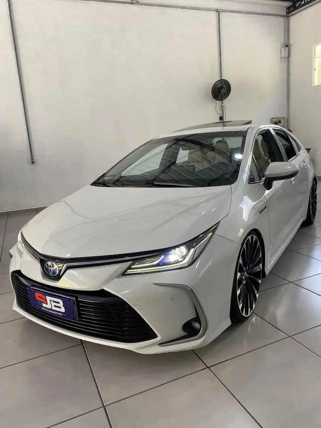 Carro Toyota Corolla 2023 Altis Hybrid Premium 1.8 Flex