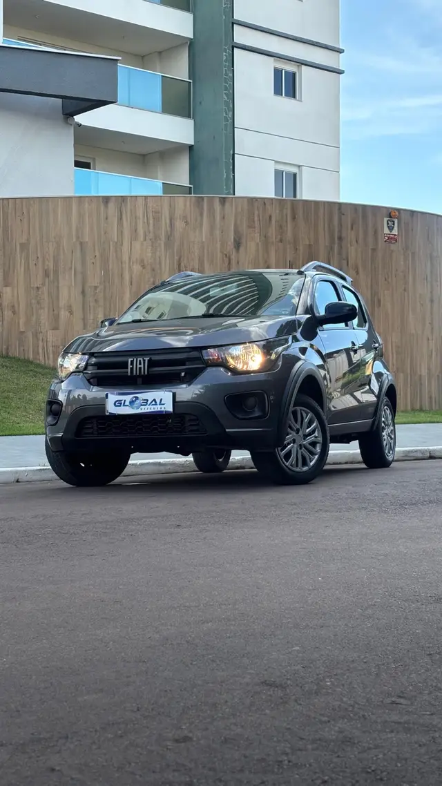 Carro Fiat Mobi 2024 Trekking 1.0