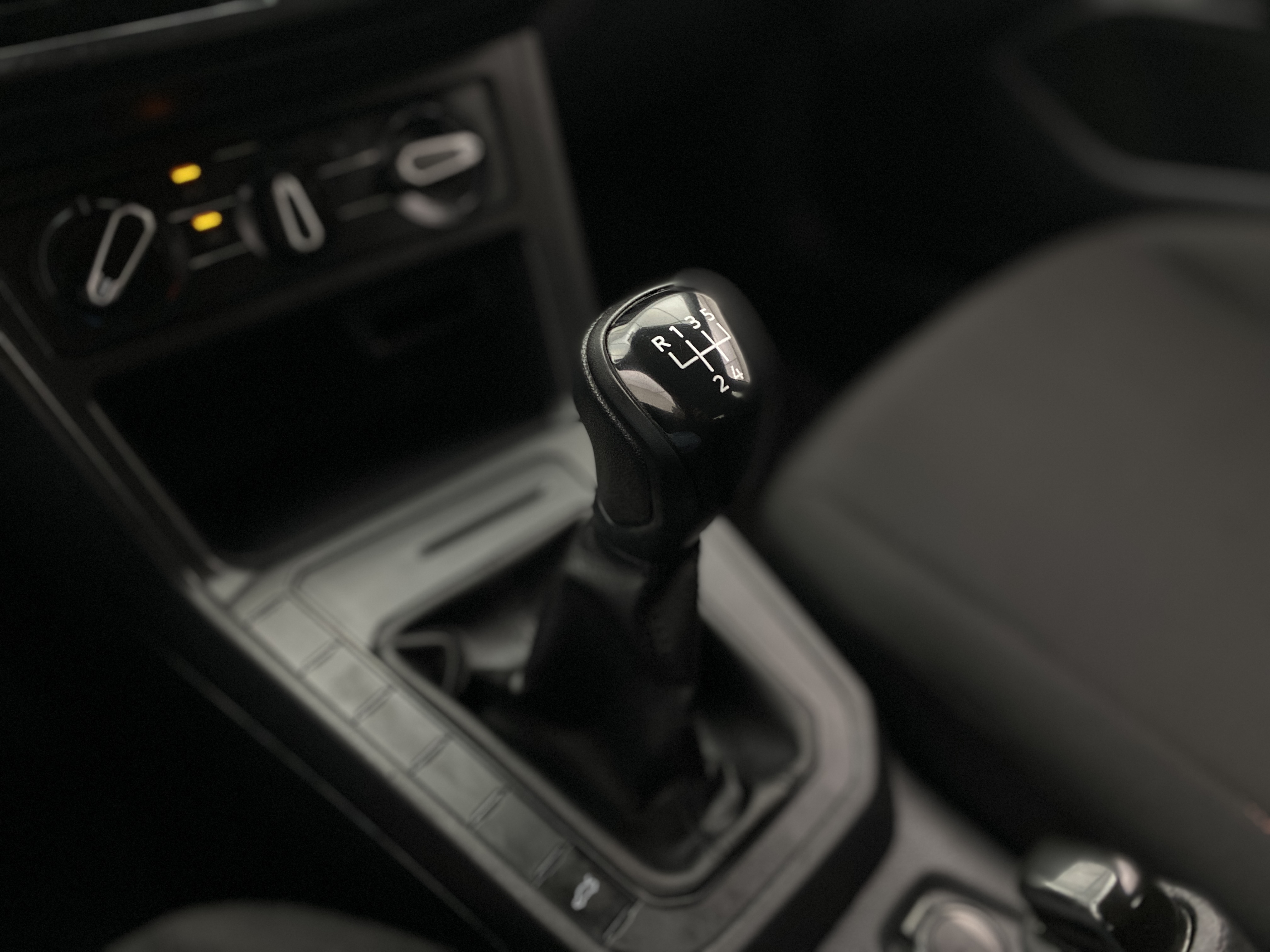 vw - volkswagen polo track 1.0 flex 12v 5p