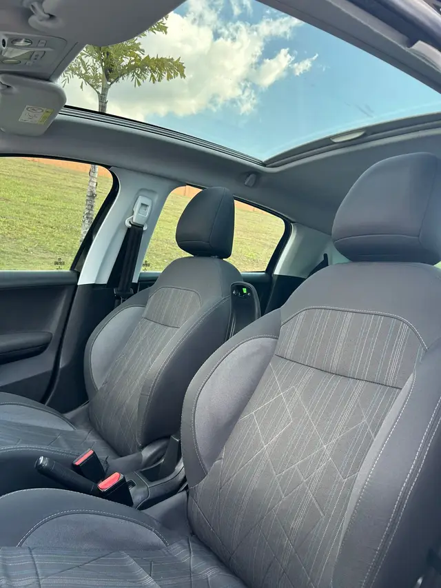 Carro Peugeot 208 2015 Griffe  1.6 16V (Flex) (Aut)