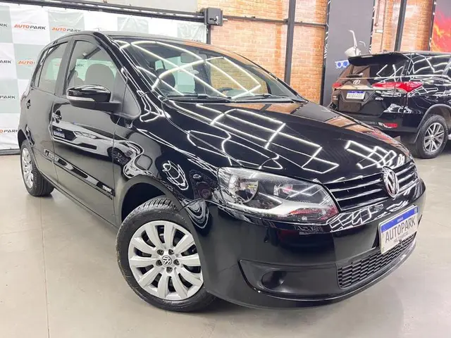 Carro Volkswagen Fox 2014 1.0 TEC (Flex) 4p