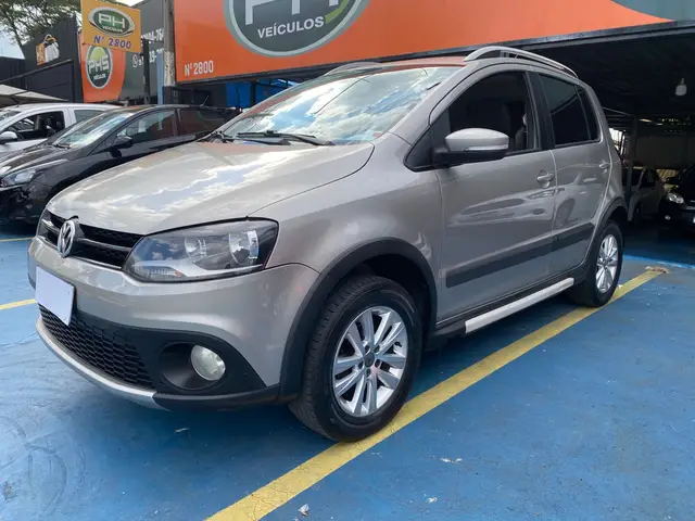 Carro Volkswagen CrossFox 2013 1.6 VHT (Flex)