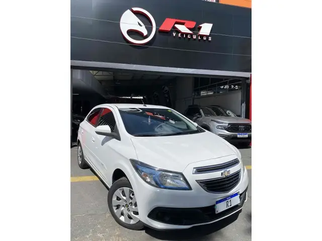 Carro Chevrolet Onix 2014 1.4 LT SPE/4 (Aut)