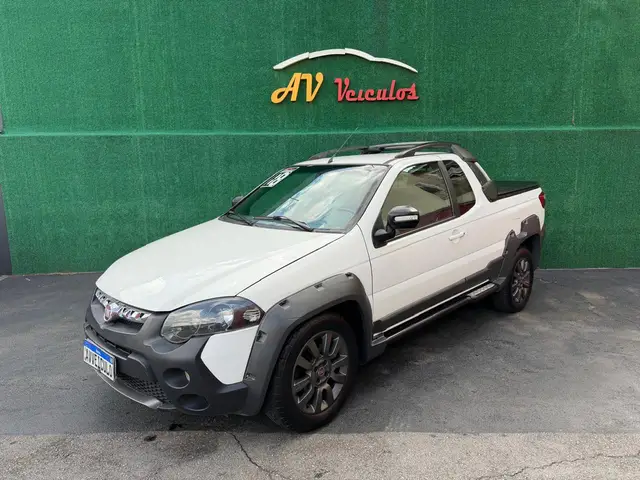 Carro Fiat Strada 2018 Adventure 1.8 16V (Flex) (Cabine Estendida)