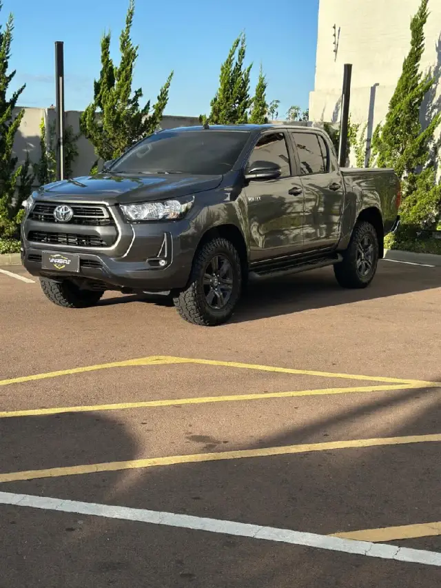 Carro Toyota Hilux Cabine Dupla 2024 SR 4x4 2.8 Diesel