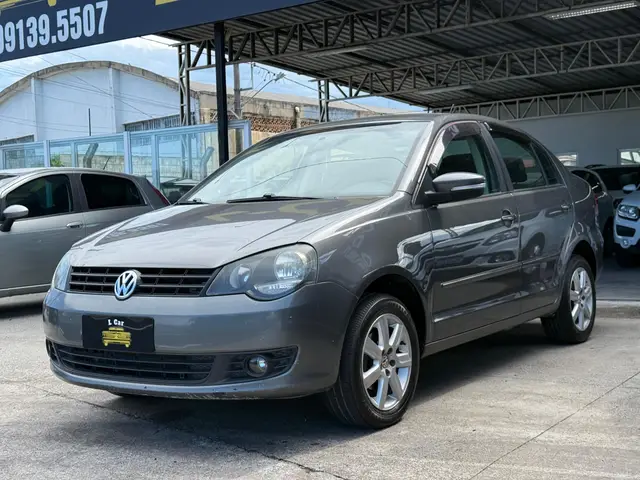 Carro Volkswagen Polo Sedan 2013 1.6 8V (Flex)