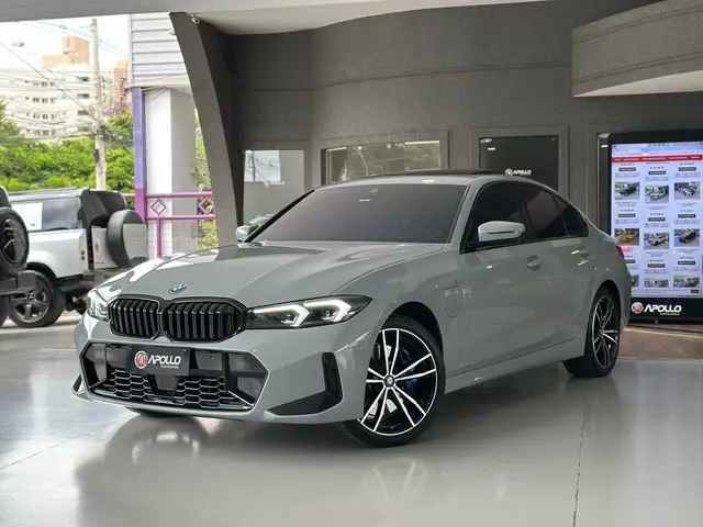 Carro BMW 330e 2024 M Sport 2.0 Turbo (Aut.) (Híb.)