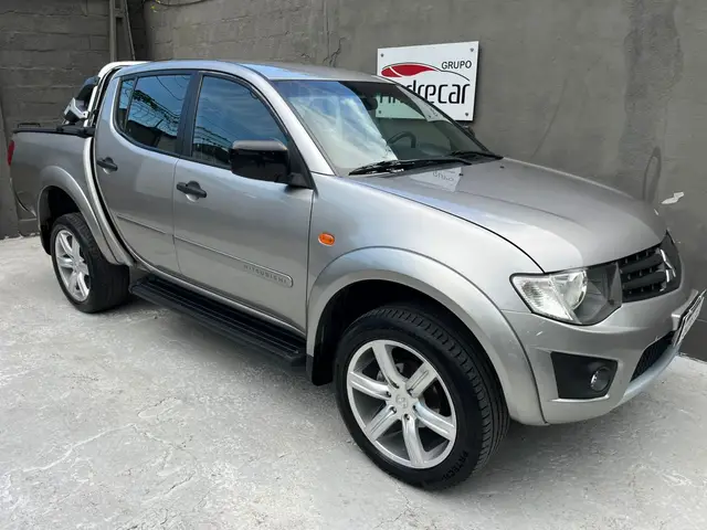Carro Mitsubishi L200 Triton Sport 2013 2.4 HLS (Flex)