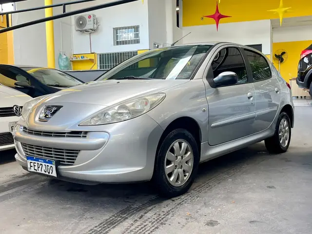 Carro Peugeot 207 2013 Hatch XR 1.4 8V (flex) 4p