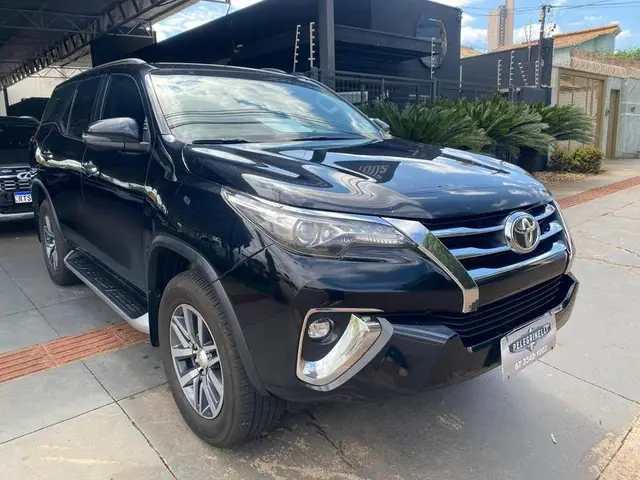 Carro Toyota SW4 2020 2.8 TDI SRX 7L 4x4 (Aut) (Diesel)