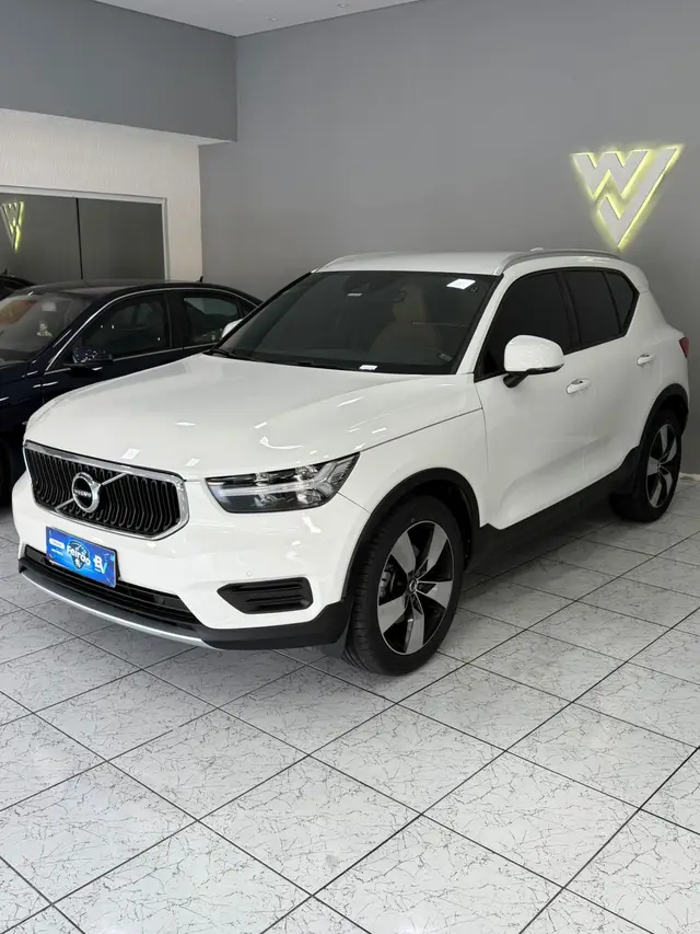 Carro Volvo XC40 2020 2.0 T4 Momentum FWD