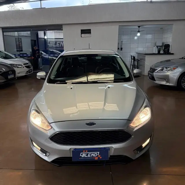 Carro Ford Focus Sedan 2018 SE 2.0 PowerShift