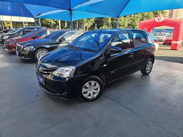 Carro Toyota Etios 2014 X 1.3 (Flex)