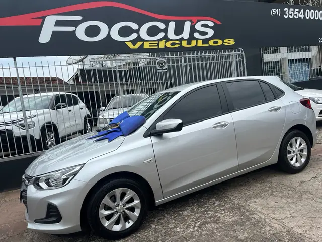 Carro Chevrolet Onix 2023 LT 1.0