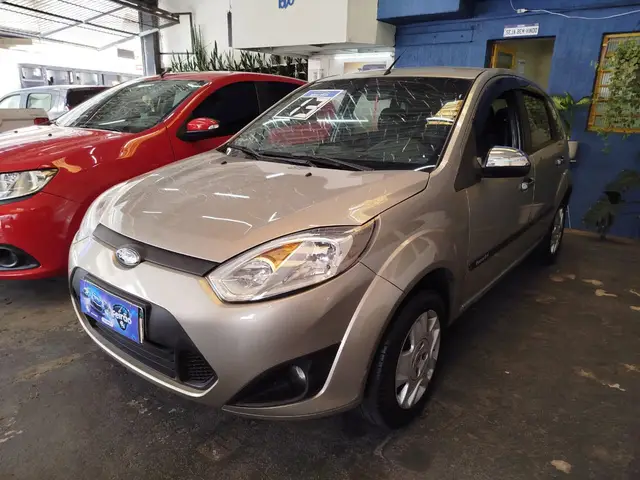 Carro Ford Fiesta Hatch 2013 Rocam 1.0 (Flex)