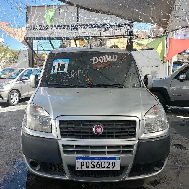 Carro Fiat Doblò 2017 Essence 1.8 5L (Flex)