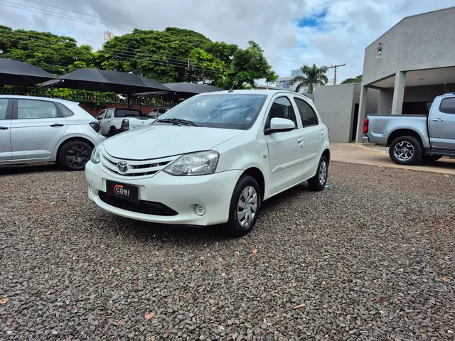 Carro Toyota Etios 2017 X 1.3 (Aut) (Flex)