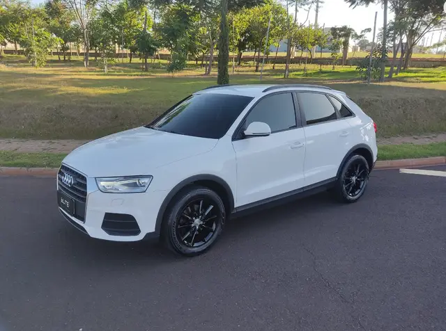 Carro Audi Q3 2018 1.4 TFSI Ambiente S Tronic