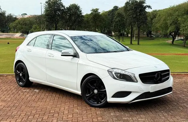 Carro Mercedes-Benz Classe A  2014 200 Urban 1.6 DCT Turbo