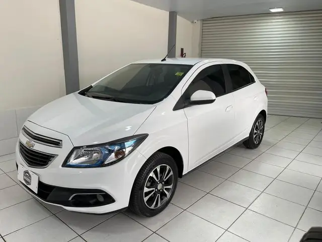 Carro Chevrolet Onix 2015 1.4 LTZ SPE/4 (Aut)