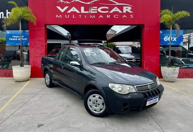 Carro Fiat Strada 2005 Trekking 1.8 8V (Flex) (Cabine Estendida)