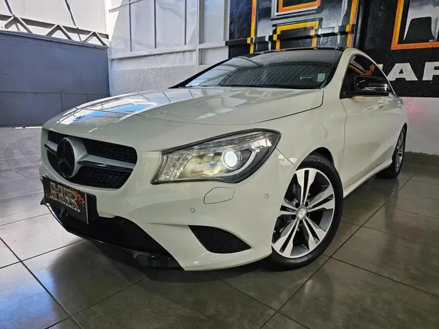 Carro Mercedes-Benz CLA 200 2016 Vision 1.6 TB 16V Flex Aut.