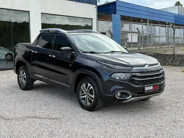 Carro Fiat Toro 2018 Volcano 2.0 diesel AT9 4x4