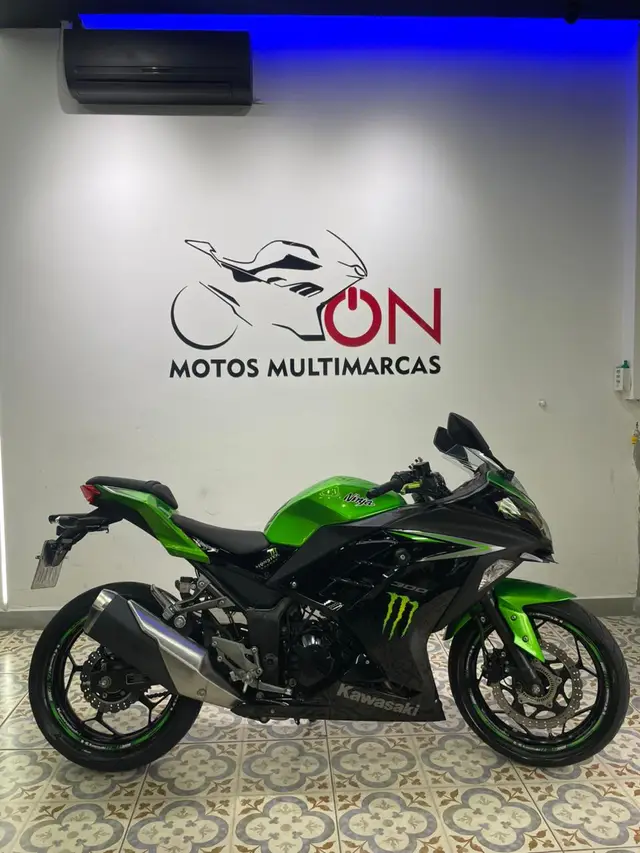 Moto Kawasaki Ninja 2023 300