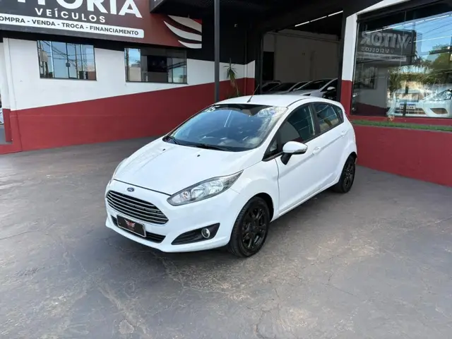 Carro Ford New Fiesta Sedan 2016 1.6 SE PowerShift (Flex)