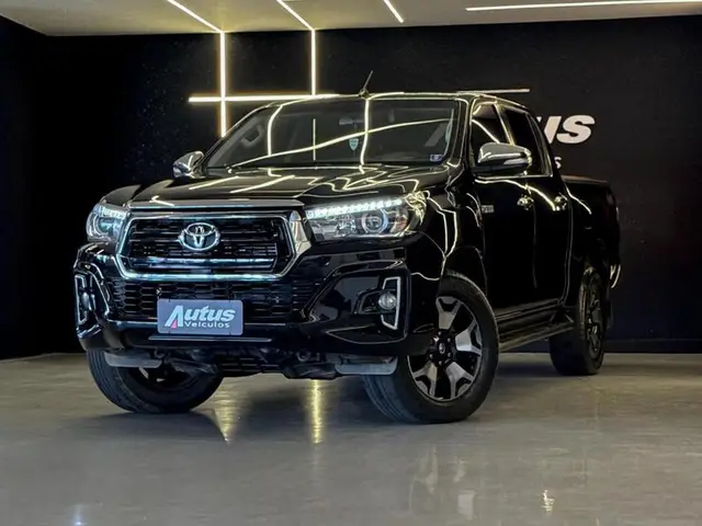 Carro Toyota Hilux Cabine Dupla 2016 Hilux 2.8 TDI SRX CD 4x4 (Aut)