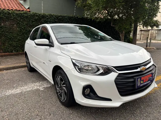 Carro Chevrolet Onix 2025 LT 1.0 Turbo