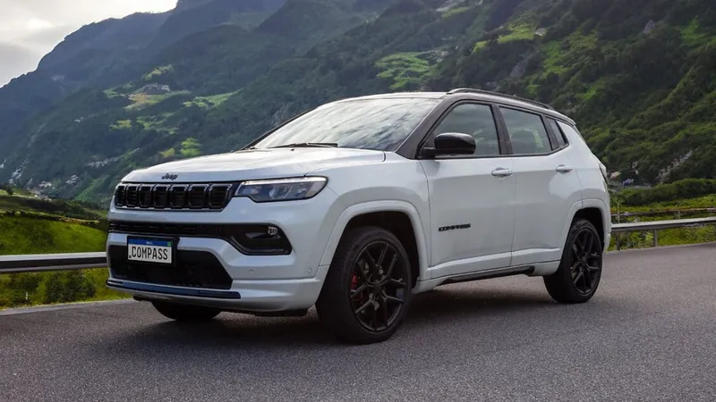 Novo Jeep Compass flex melhora característica dos motores a gasolina e etanol