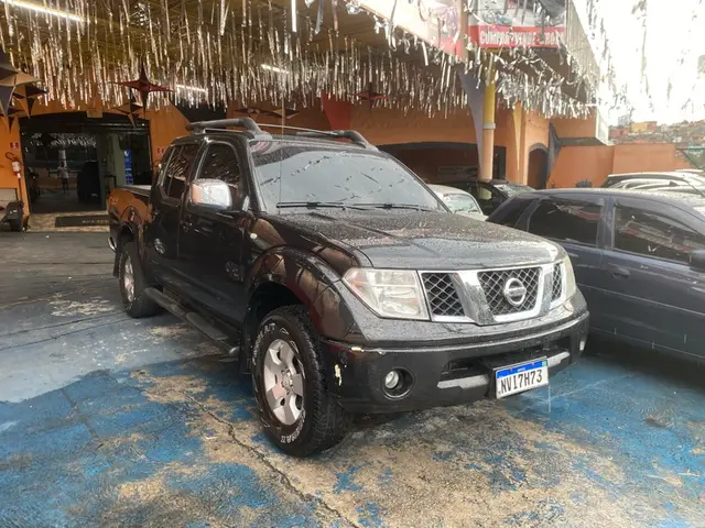 Carro Nissan Frontier 2011 LE 4x4 2.5 16V (cab. dupla) (aut)