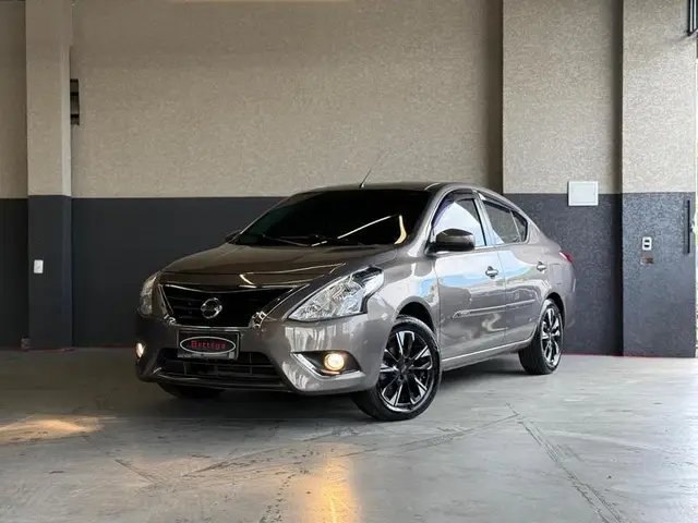 Carro Nissan Versa 2017 1.6 16V SV FlexStart CVT (Flex)