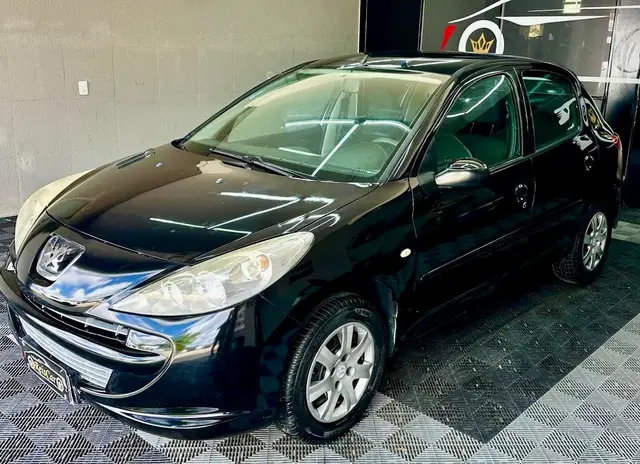 Carro Peugeot 207 2013 Hatch XR 1.4 8V (flex) 2p