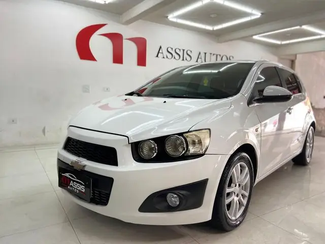 Carro Chevrolet Sonic 2014 Hatch LTZ 1.6 (Aut)