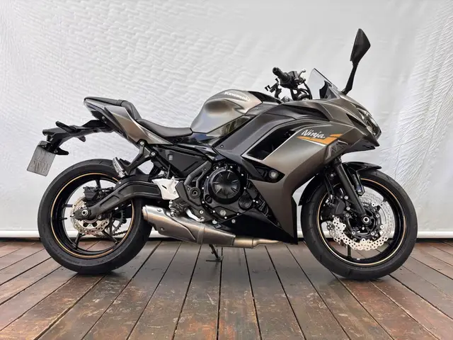 Moto Kawasaki Ninja 2024 650R (ABS)