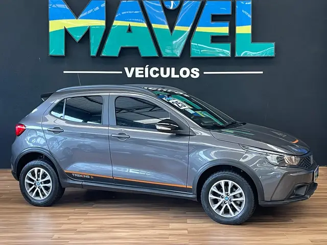 Carro Fiat Argo 2025 Trekking 1.3