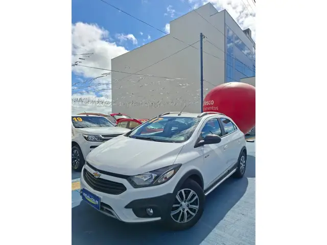 Carro Chevrolet Onix 2017 1.4 Activ SPE/4
