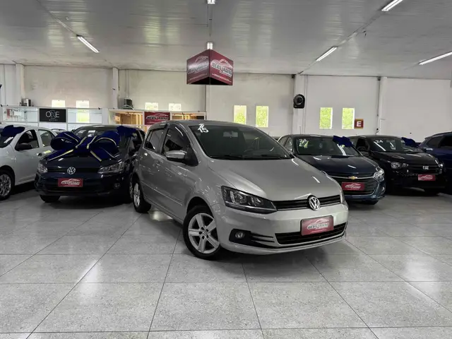 Carro Volkswagen Fox 2015 Comfortline I-Motion 1.6 MSI (Flex)